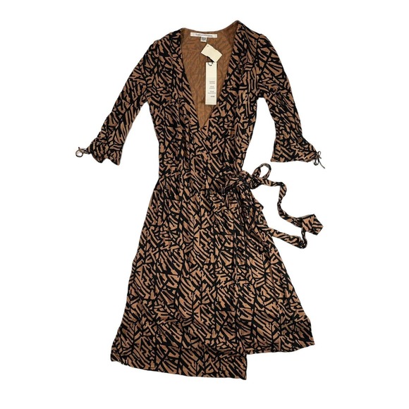 Diane Von Furstenberg Dresses & Skirts - Diane Von Furstenberg Tiger Lily Brown Black Printed Silk Wrap Dress Size 6